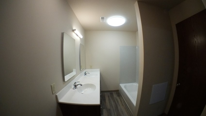 Picture of Pawnee Village 3 bedroom apartment bathroom